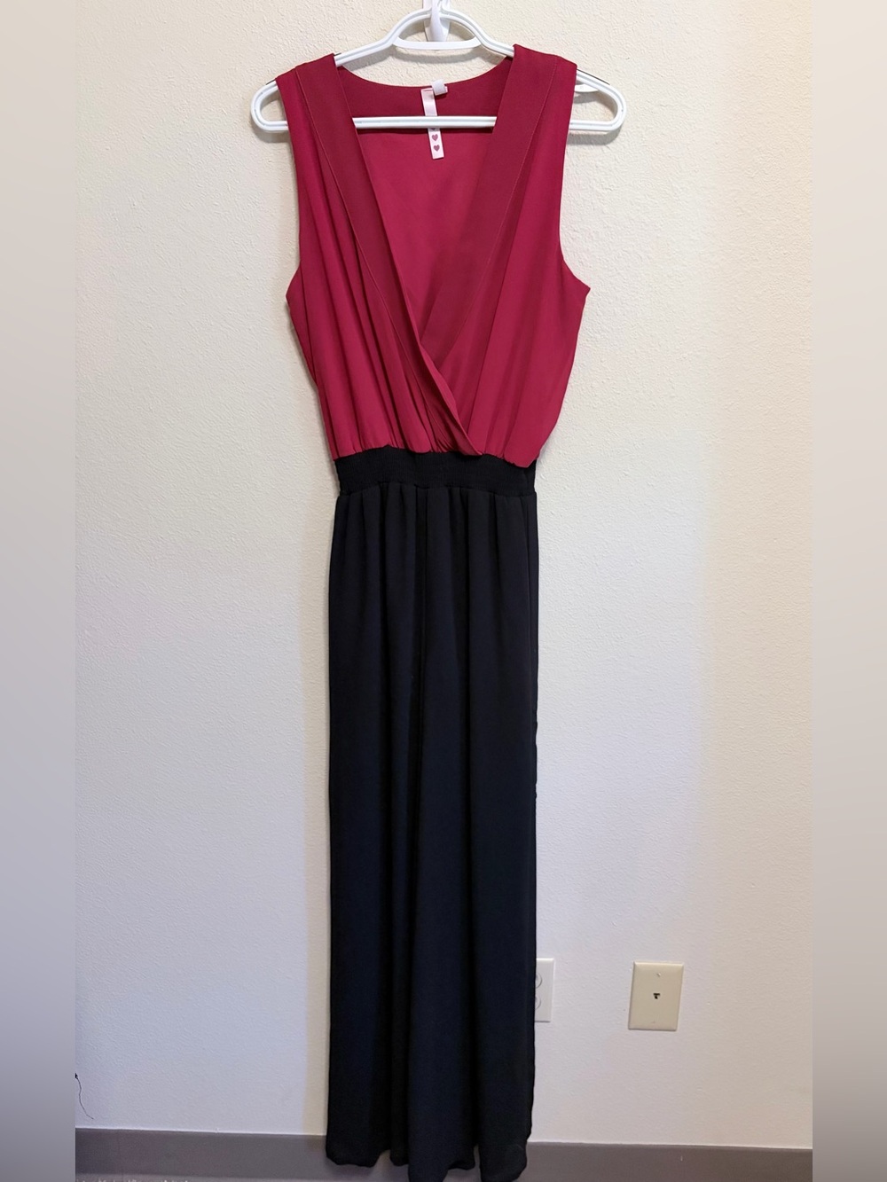 Three hearts medium Burgundy & Black Colorblock Surplice Wide-Leg Jumpsuit